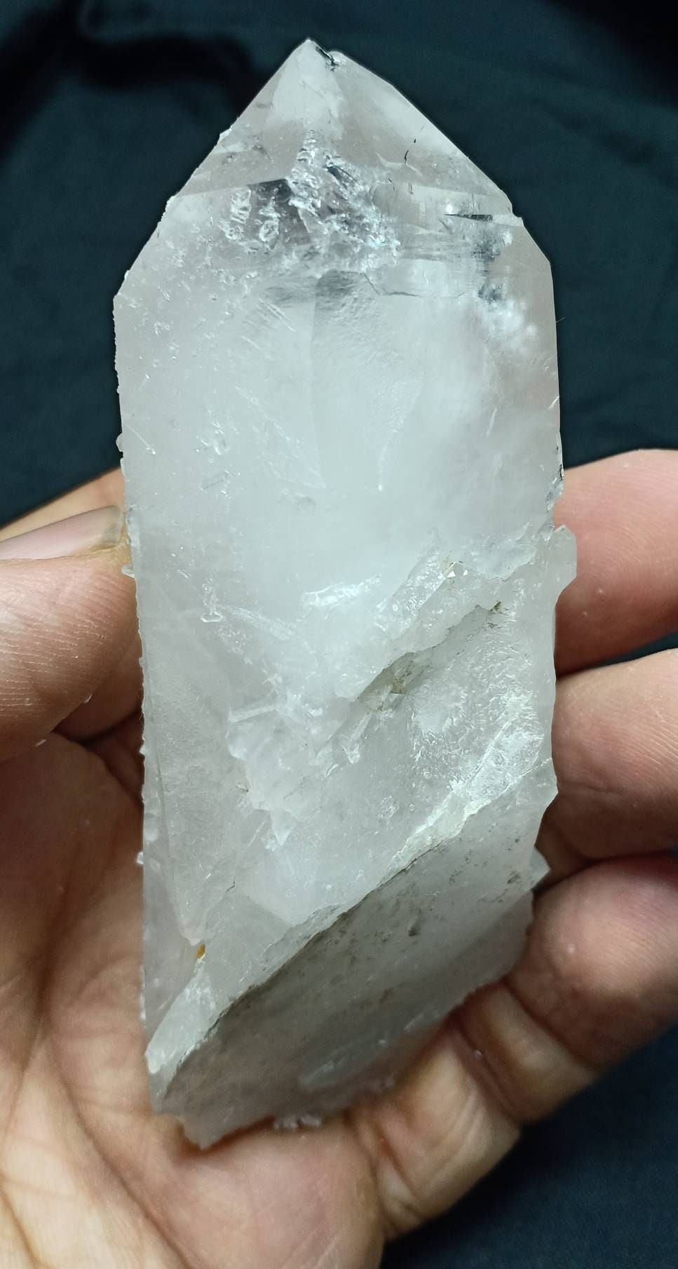 An amazing terminated Quartz Crystal 193 grams