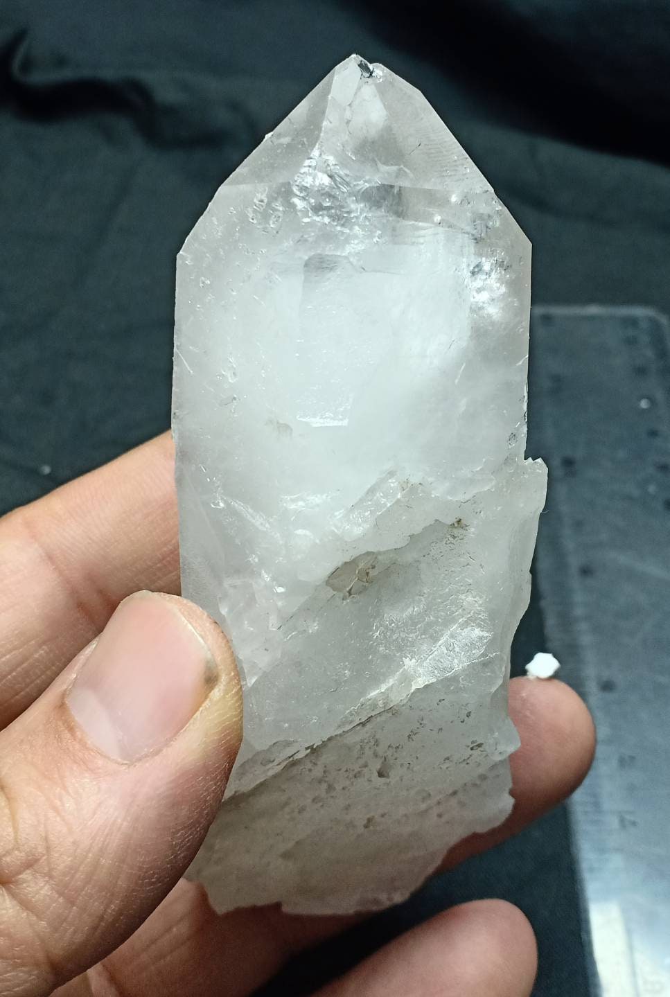 An amazing terminated Quartz Crystal 193 grams