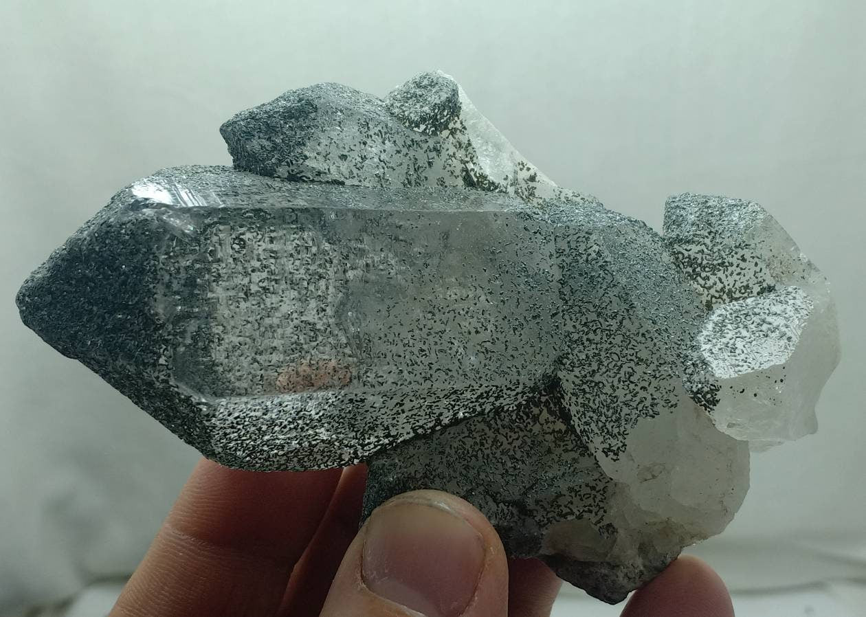 Single beautifully terminated quartz Crystals with sprinkled chlorite 237 grams
