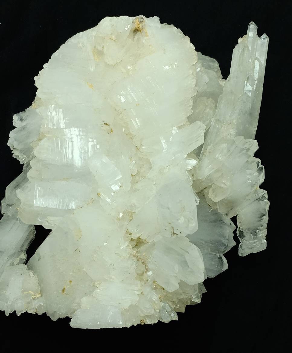 Single beautiful aesthetic Large Faden Quartz Crystal 1140 grams