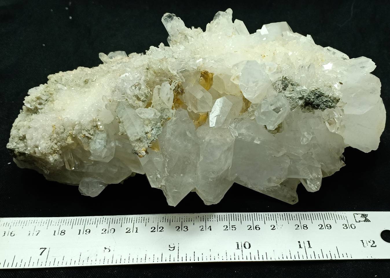 Single Quartz Crystals cluster 845 grams