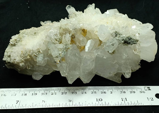 Single Quartz Crystals cluster 845 grams