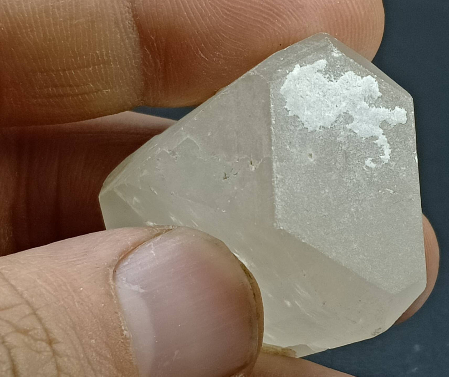 Single beautiful terminated Topaz crystal 45 grams