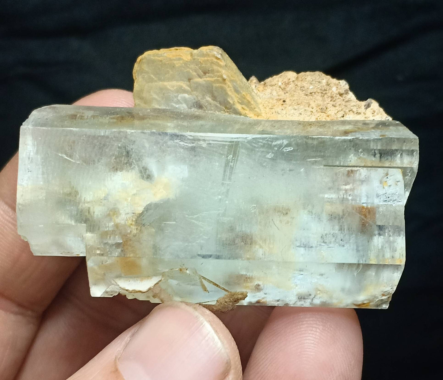 An amazing Aquamarine Crystal with associated Muscovite 67 grams