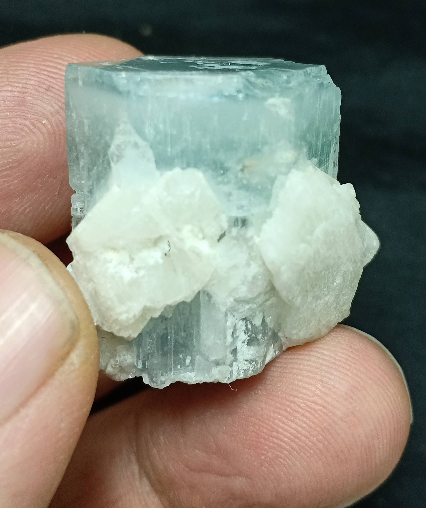 Single beautiful Afghanistan Aquamarine Crystal with associated Albite 29 grams