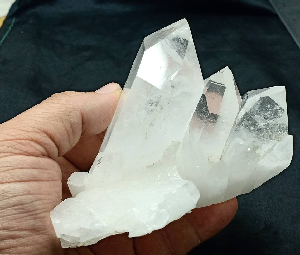 An amazing specimen of Quartz Crystals cluster self standing specimen 515 grams