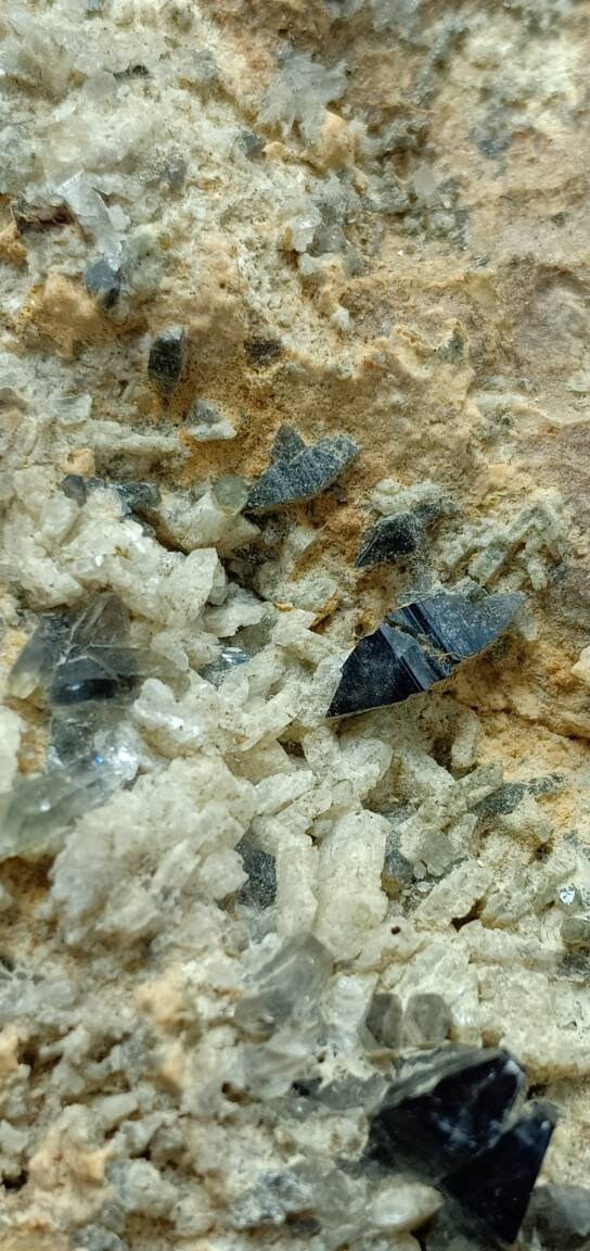 Anatase Crystals on matrix 184 grams