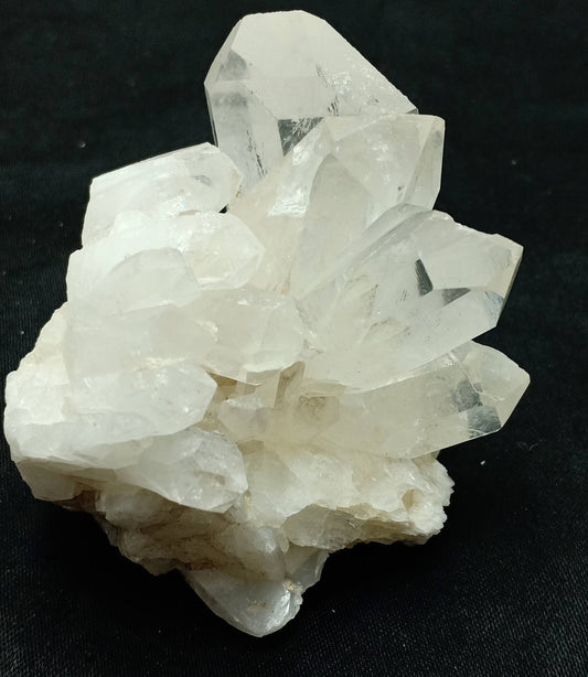 An amazing aesthetic specimen of Terminated quartz Crystals cluster 180 grams