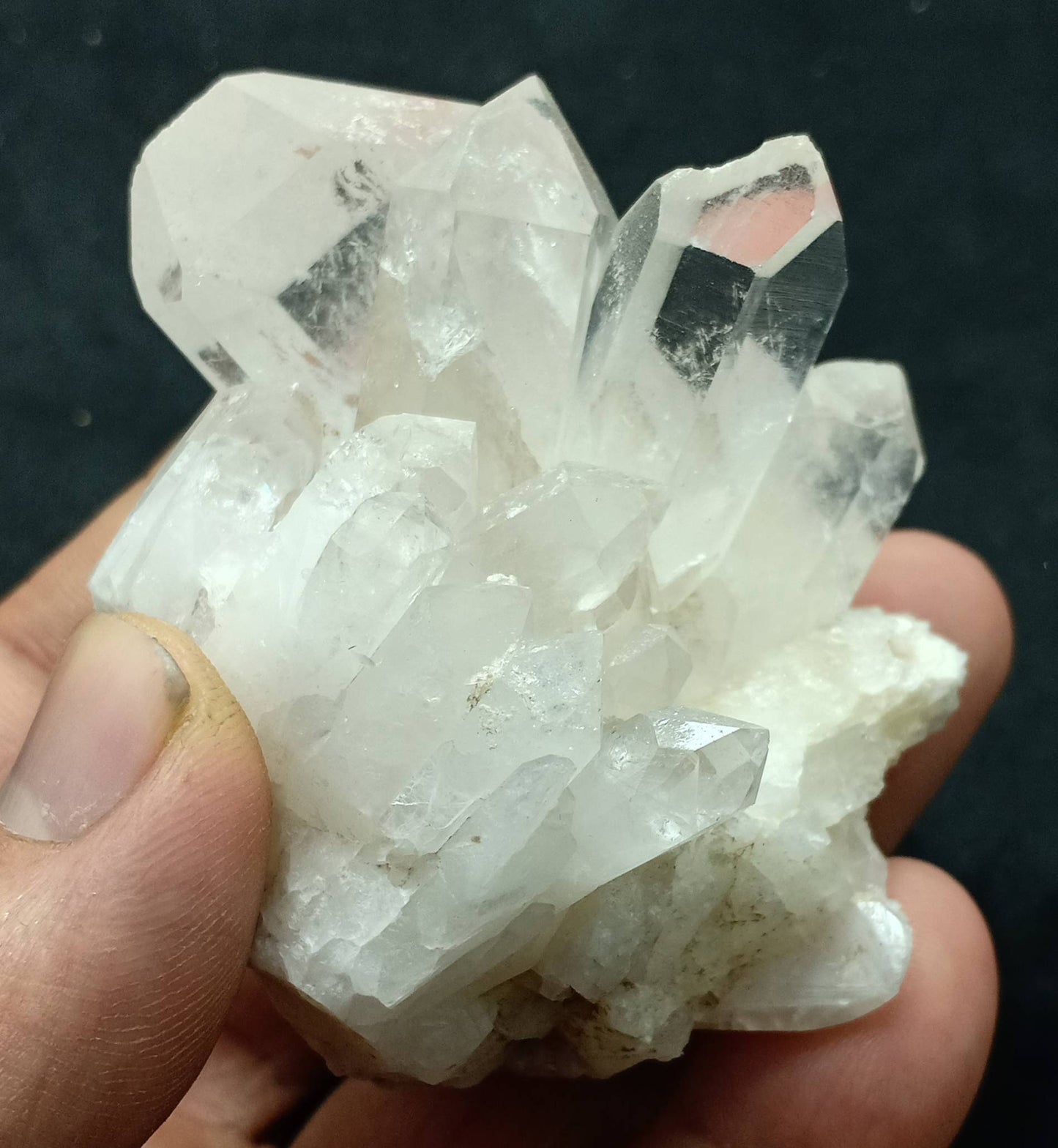 An amazing aesthetic specimen of Terminated quartz Crystals cluster 180 grams