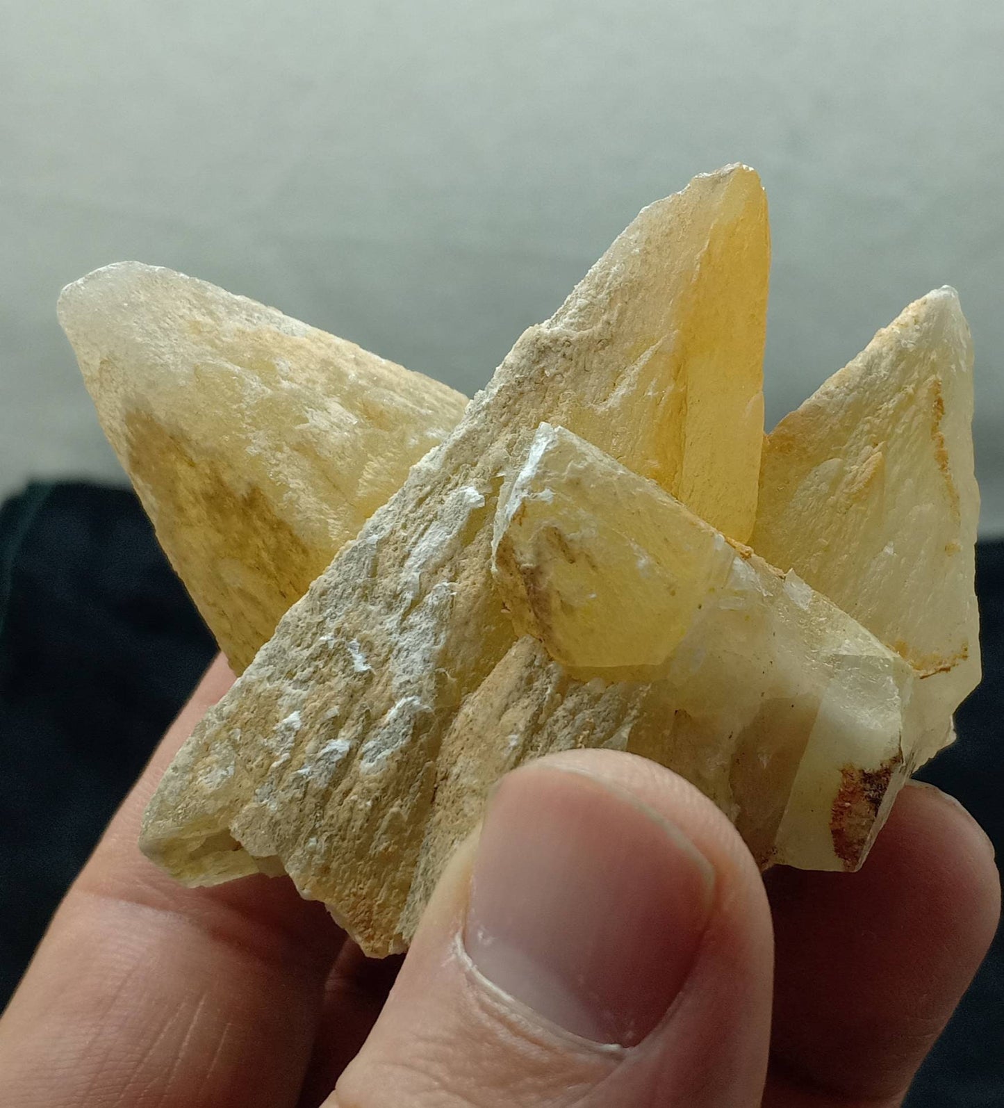 Single beautiful Dogteeth calcite crystals cluster with beautiful terminations 154 grams