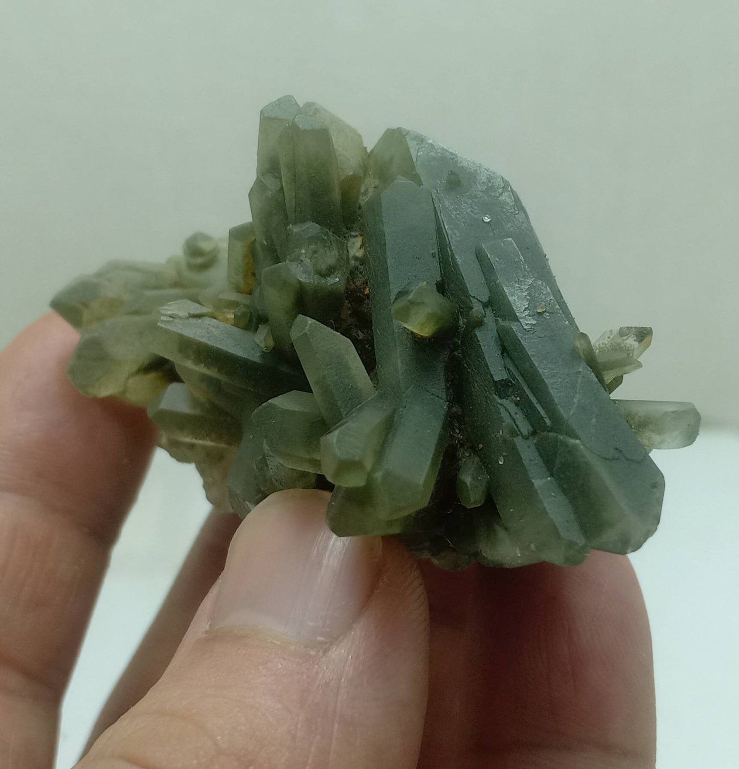 An Aesthetic Natural beautifully terminated Chlorite Quartz crystals cluster 90 grams