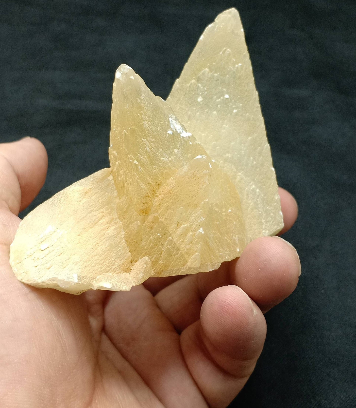 Dogteeth calcite crystals cluster with beautiful terminations 218 grams