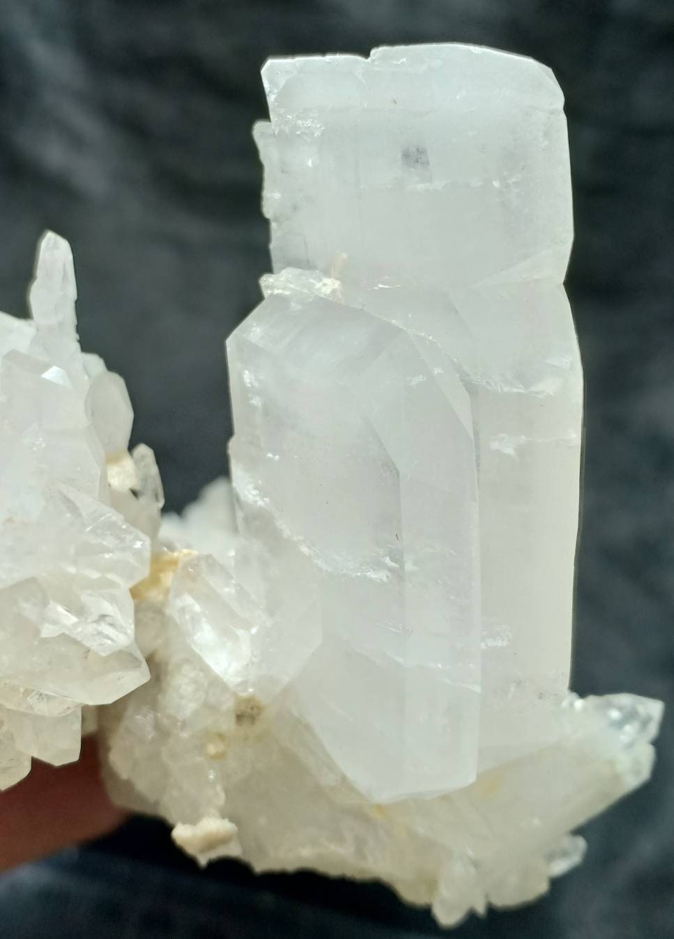 Single beautiful Faden Quartz Crystals specimen with twin faden crystals back to back 588 grams