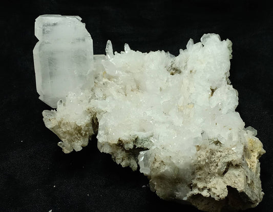 Single beautiful Faden Quartz Crystals specimen with twin faden crystals back to back 588 grams