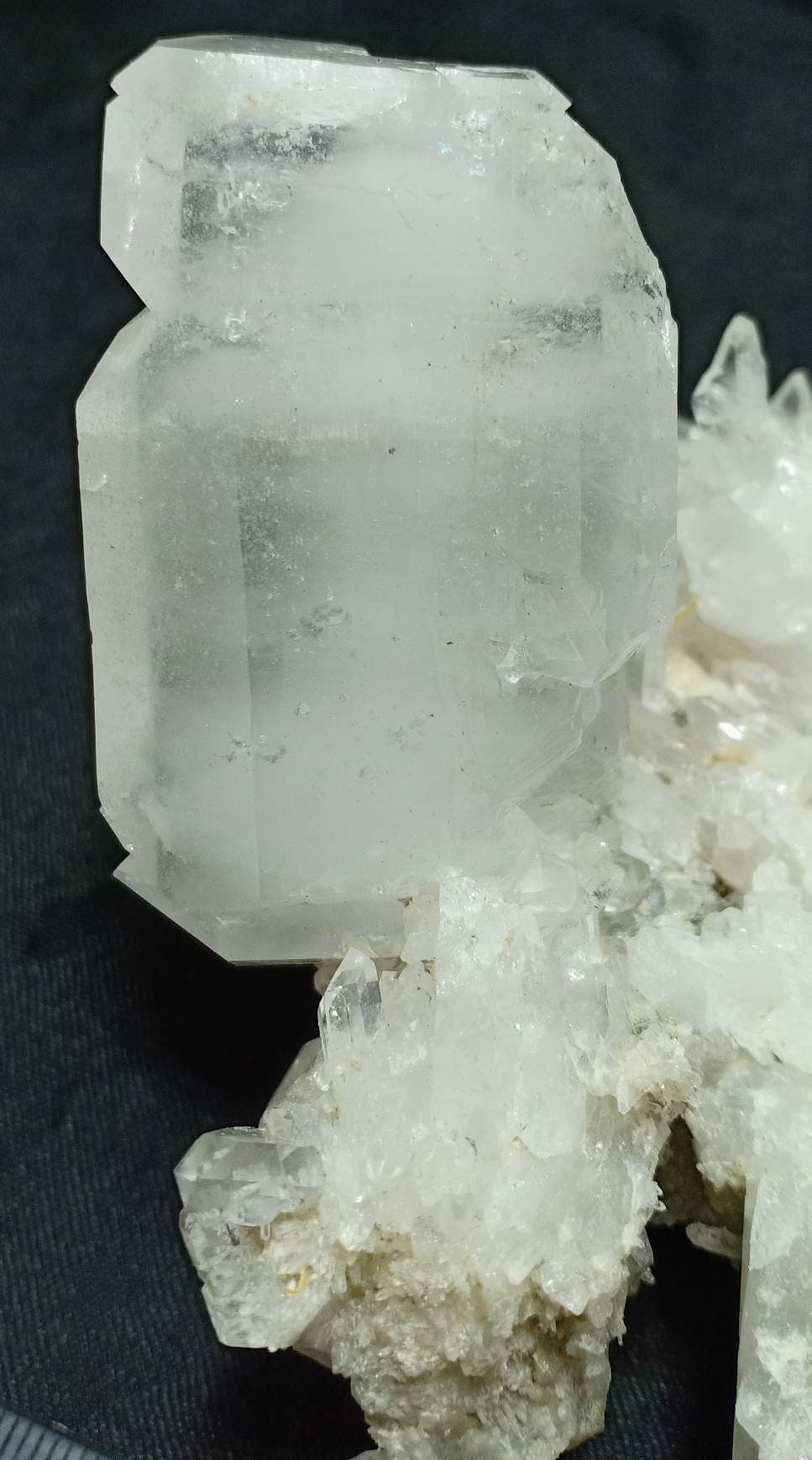 Single beautiful Faden Quartz Crystals specimen with twin faden crystals back to back 588 grams