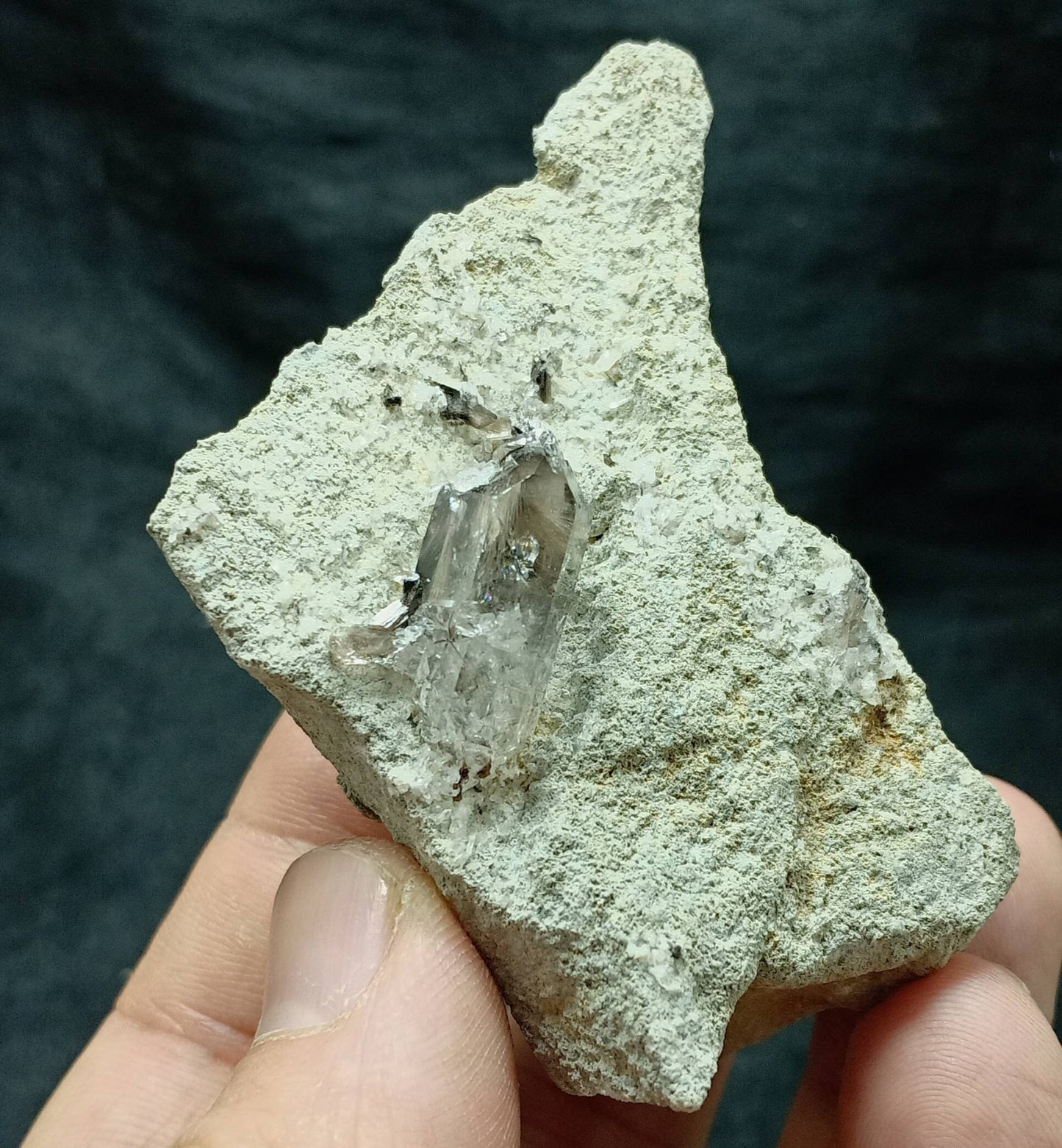 An amazing specimen of twin terminated Brookite included Quartz crystals on matrix 130 grams