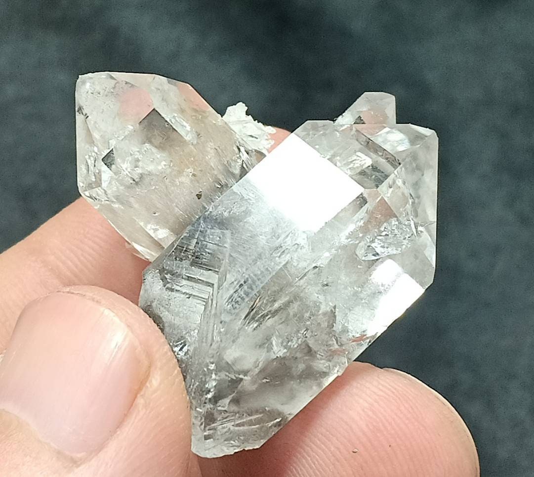 Single amazing terminated brookite Quartz Crystal twins 19 grams