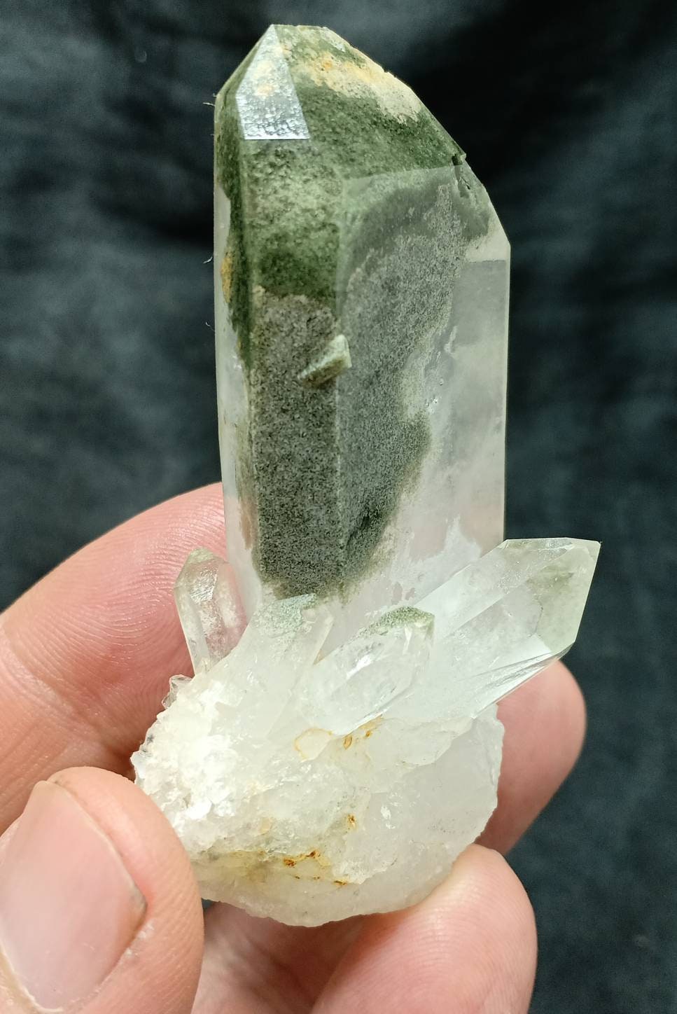 An Aesthetic Natural crystals cluster of beautifully terminated Chlorite Quartz 96 gram