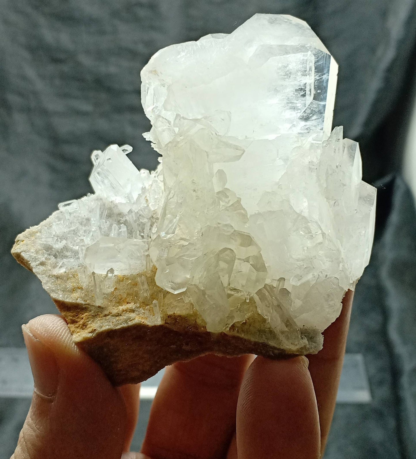 Single beautiful Faden Quartz Crystals specimen 171 grams