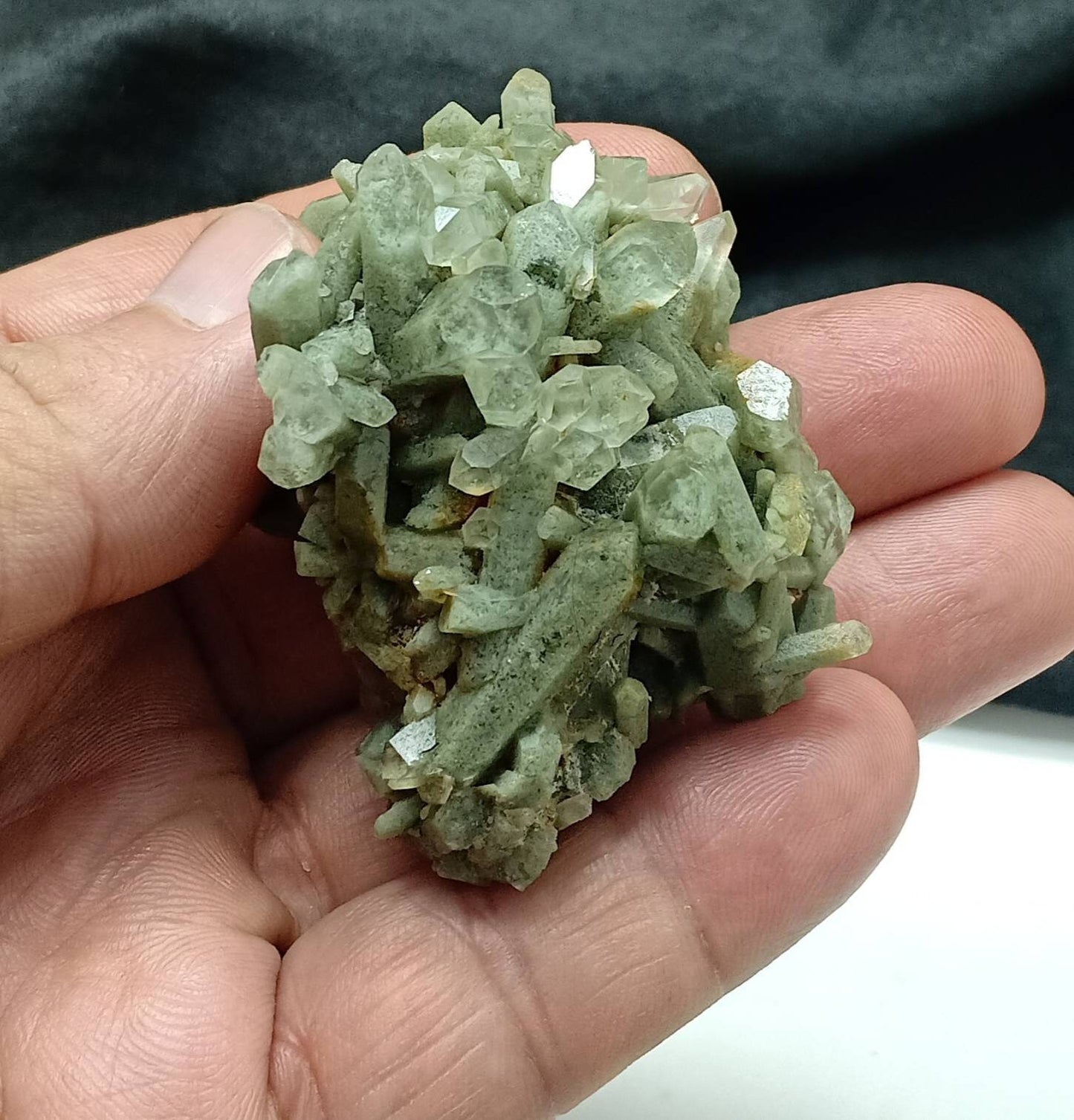 Chlorite Quartz crystals cluster 63 grams