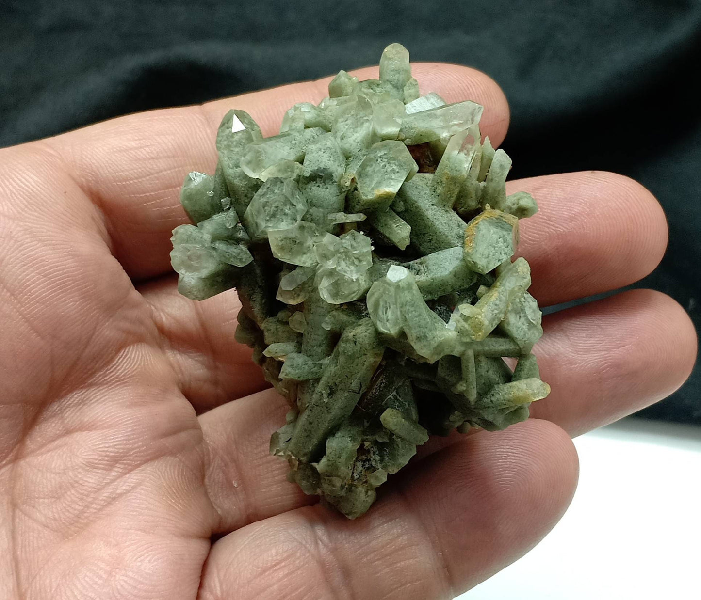 Chlorite Quartz crystals cluster 63 grams