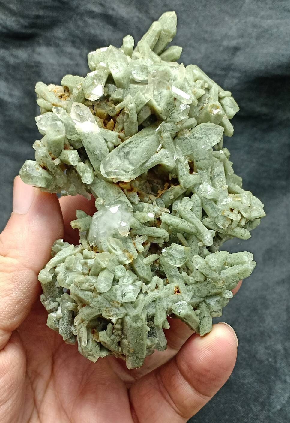 Chlorite Quartz crystals cluster 224 grams