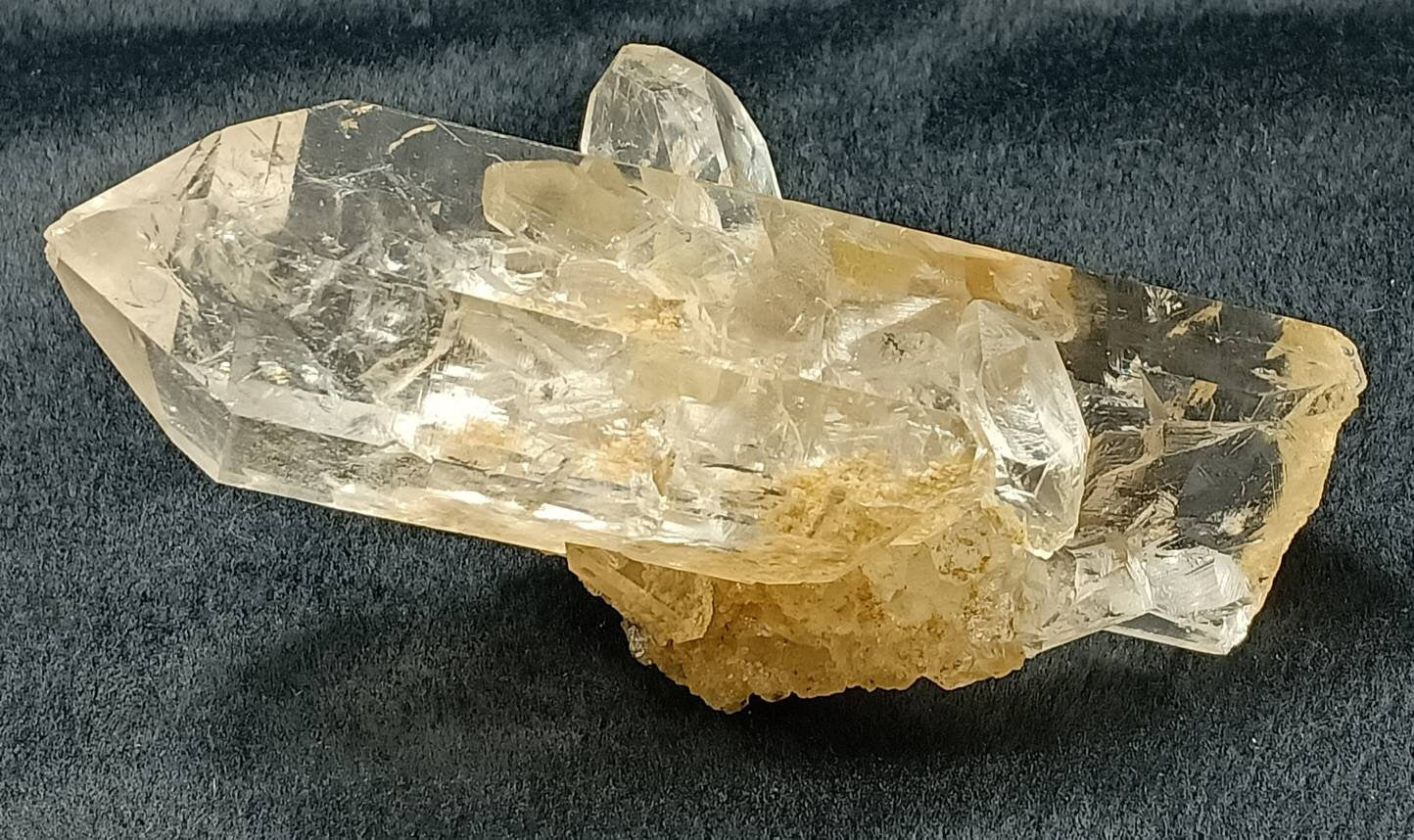 Quartz crystals cluster 180 grams