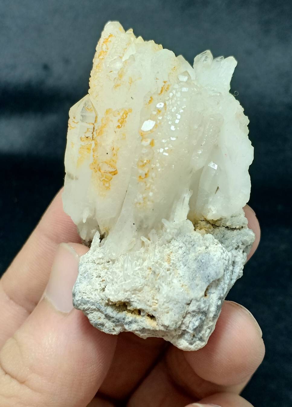 An amazing specimen unique perfectly terminated quartz crystals cluster on matrix 82 grams