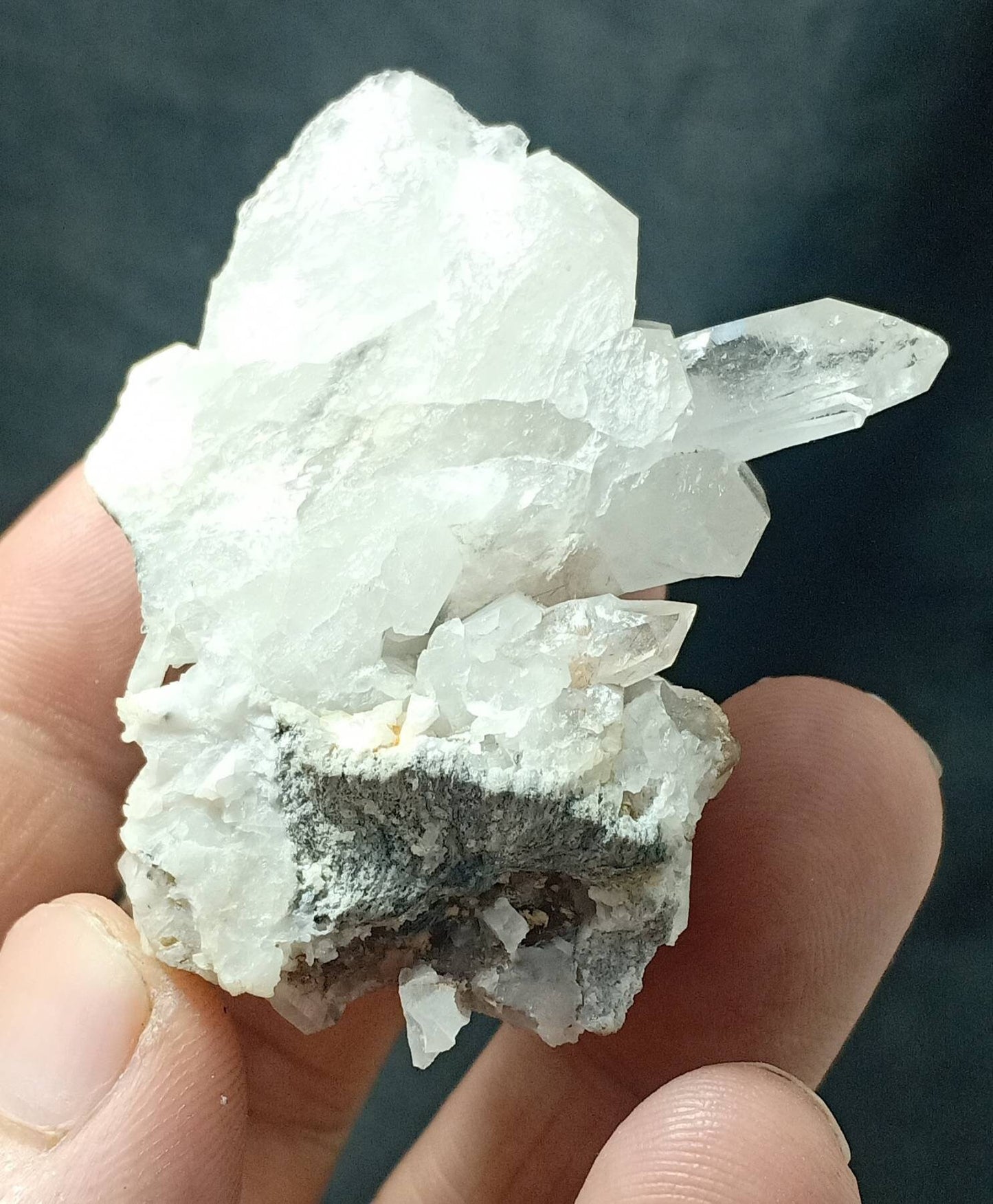 An amazing specimen of Rutile included quartz Crystals 61 grams