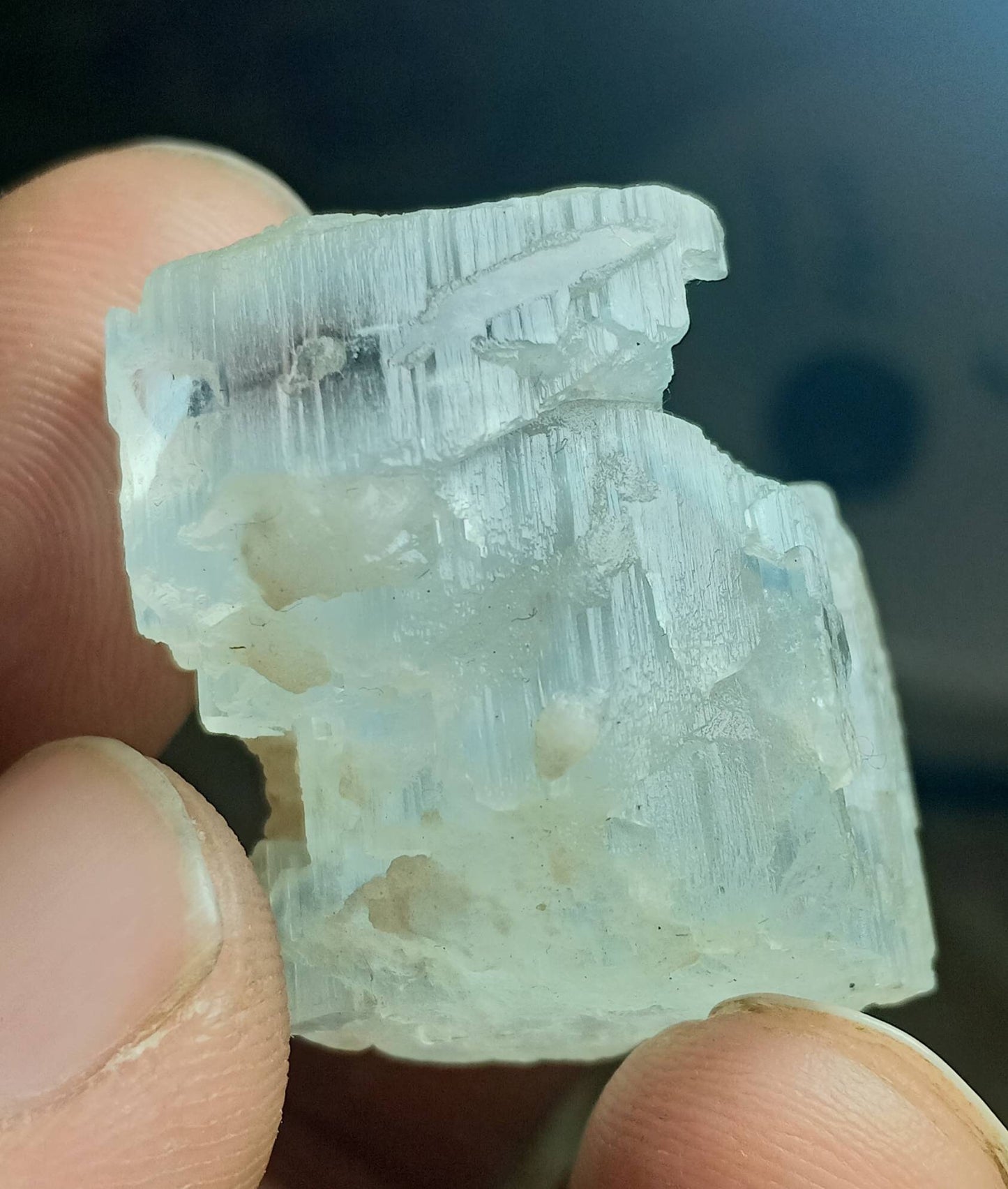 Etched Aquamarine floater Crystal 21 grams
