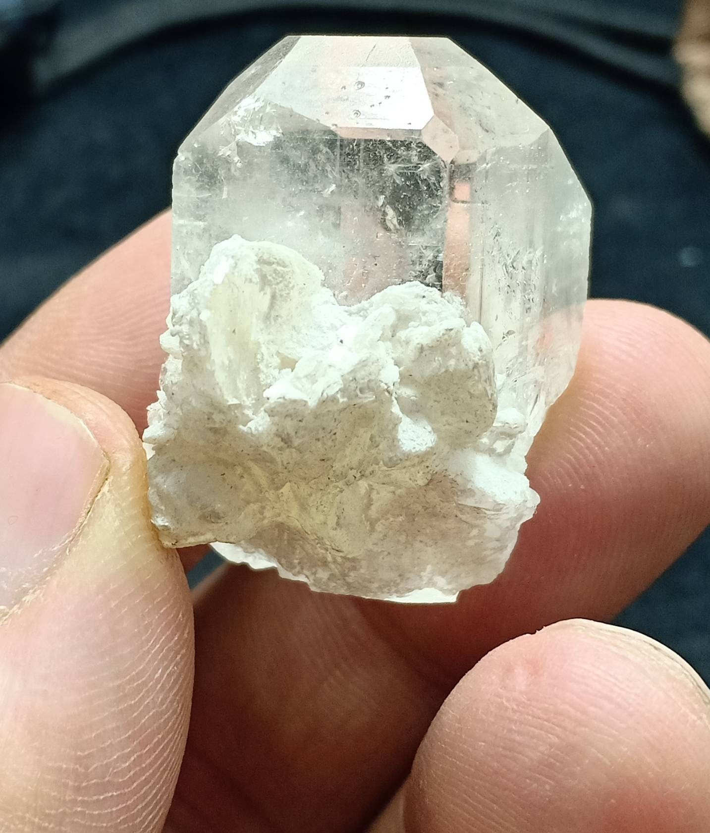 An amazing Single beautiful perfectly terminated colorless white Topaz crystal 33 grams