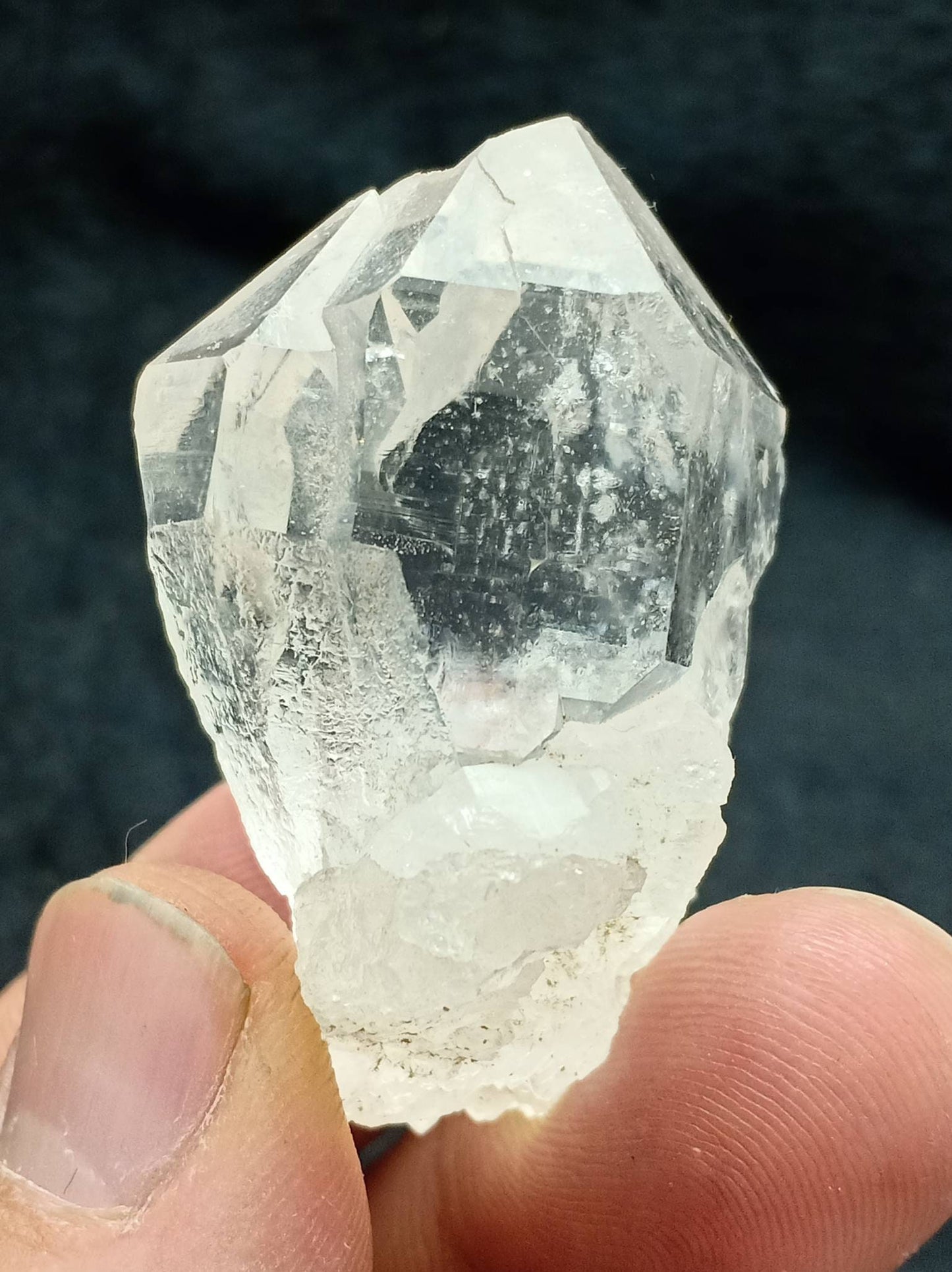 An amazing specimen of twin terminated clear Quartz Crystals 44 grams