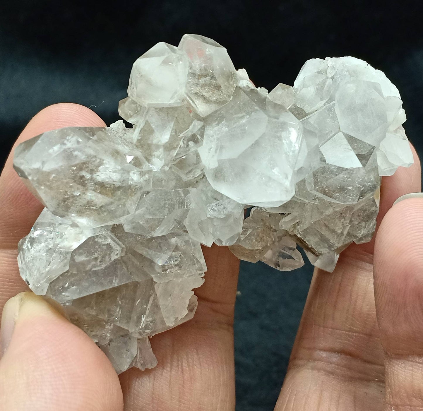 An amazing beautifully double terminated Quartz Crystals Cluster with very light smoke color 72 grams