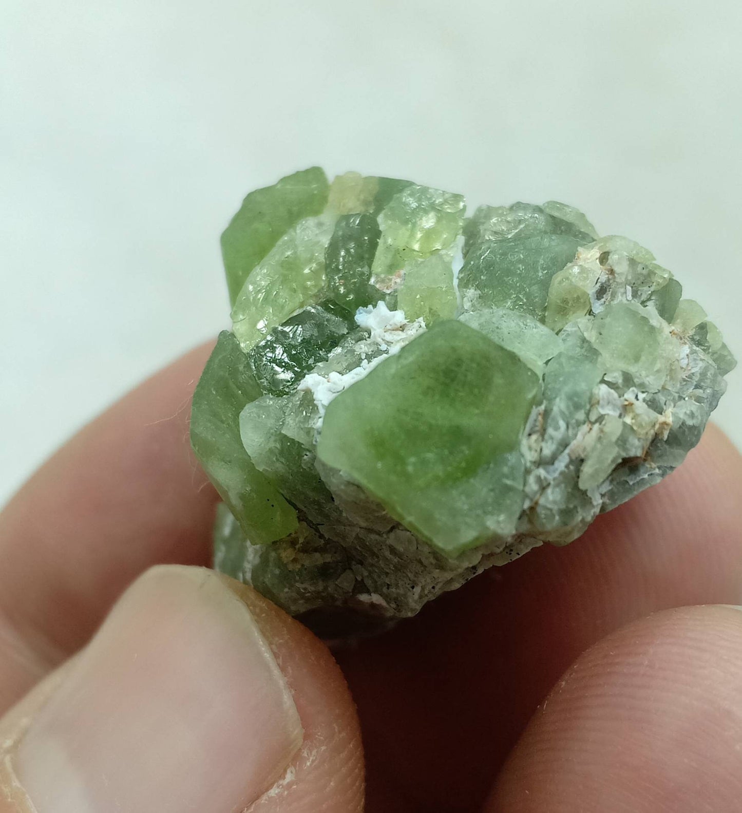 Peridot crystals specimen 21.5g