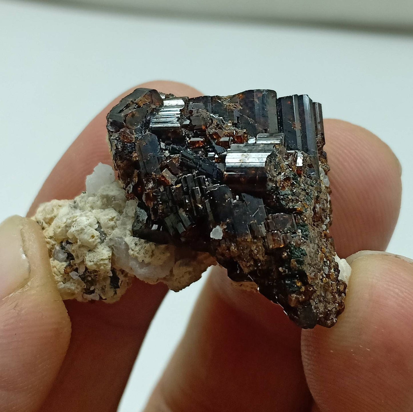 An amazing highly lusterous crystal specimen of dark brown Vesuvianite 15g