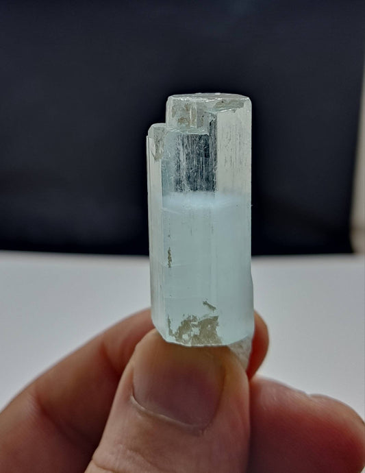 Beautiful Single well terminated Aquamarine crystal floater 16 grams