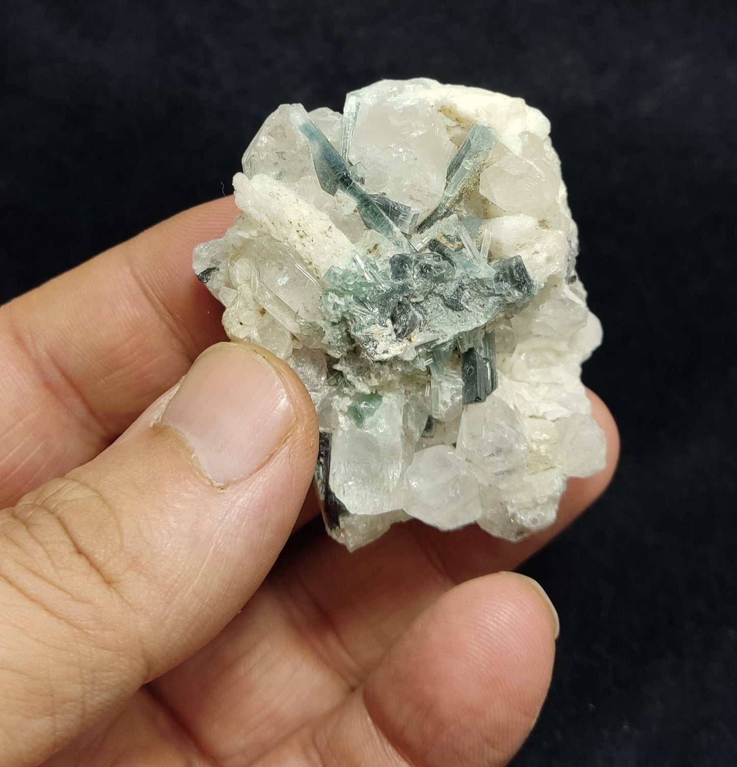 An amazing indicolite color Tourmaline crystals cluster with quartz 68 grams