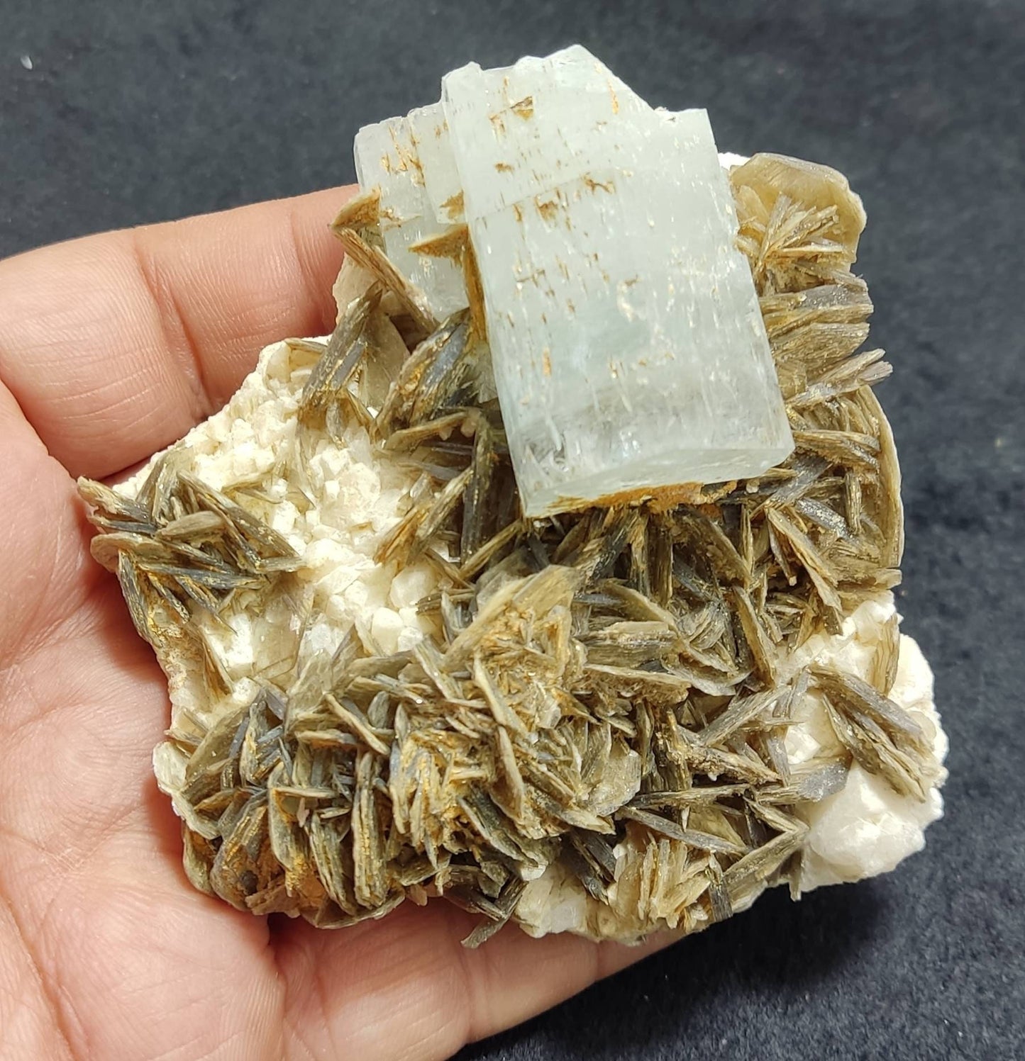 Single beautiful Aquamarine Crystal on matrix with mica and some Schorl bits 214 grams
