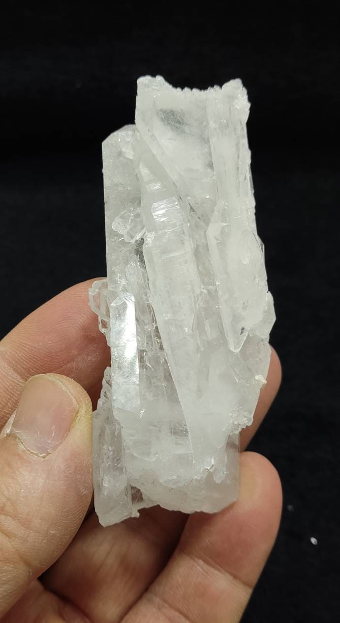 Single beautiful terminated Faden Quartz crystals cluster 91 grams