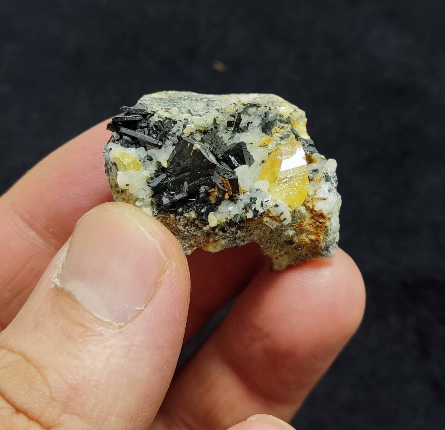 Titanite sphene with actinolite or possibly aegirine on matrix 23 grams