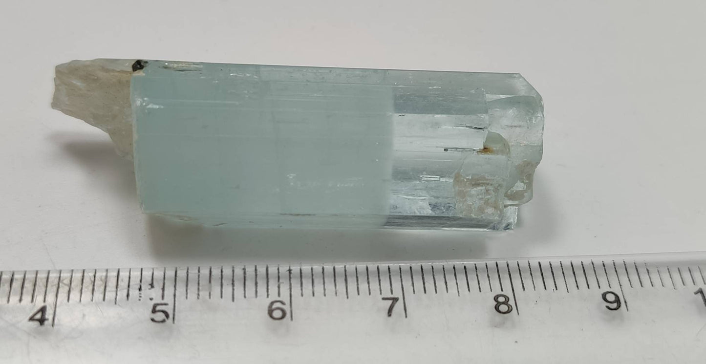 Beautiful Single well terminated Aquamarine crystal floater 16 grams