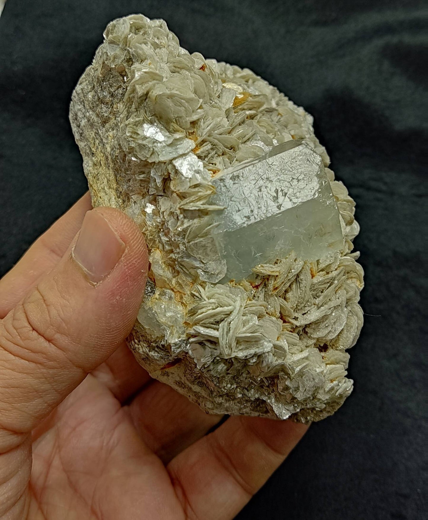 Heart shape Aquamarine crystal embedded in Muscovite self standing 495 grams