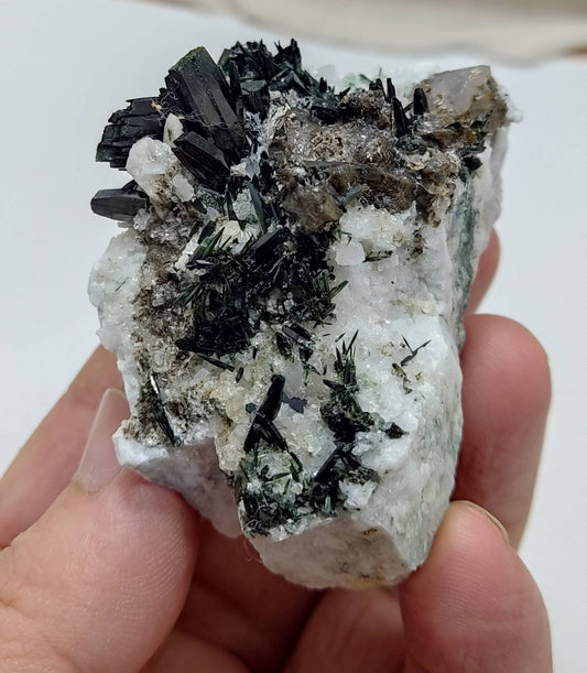 Single beautiful aesthetic aegirine crystals specimen 175 grams