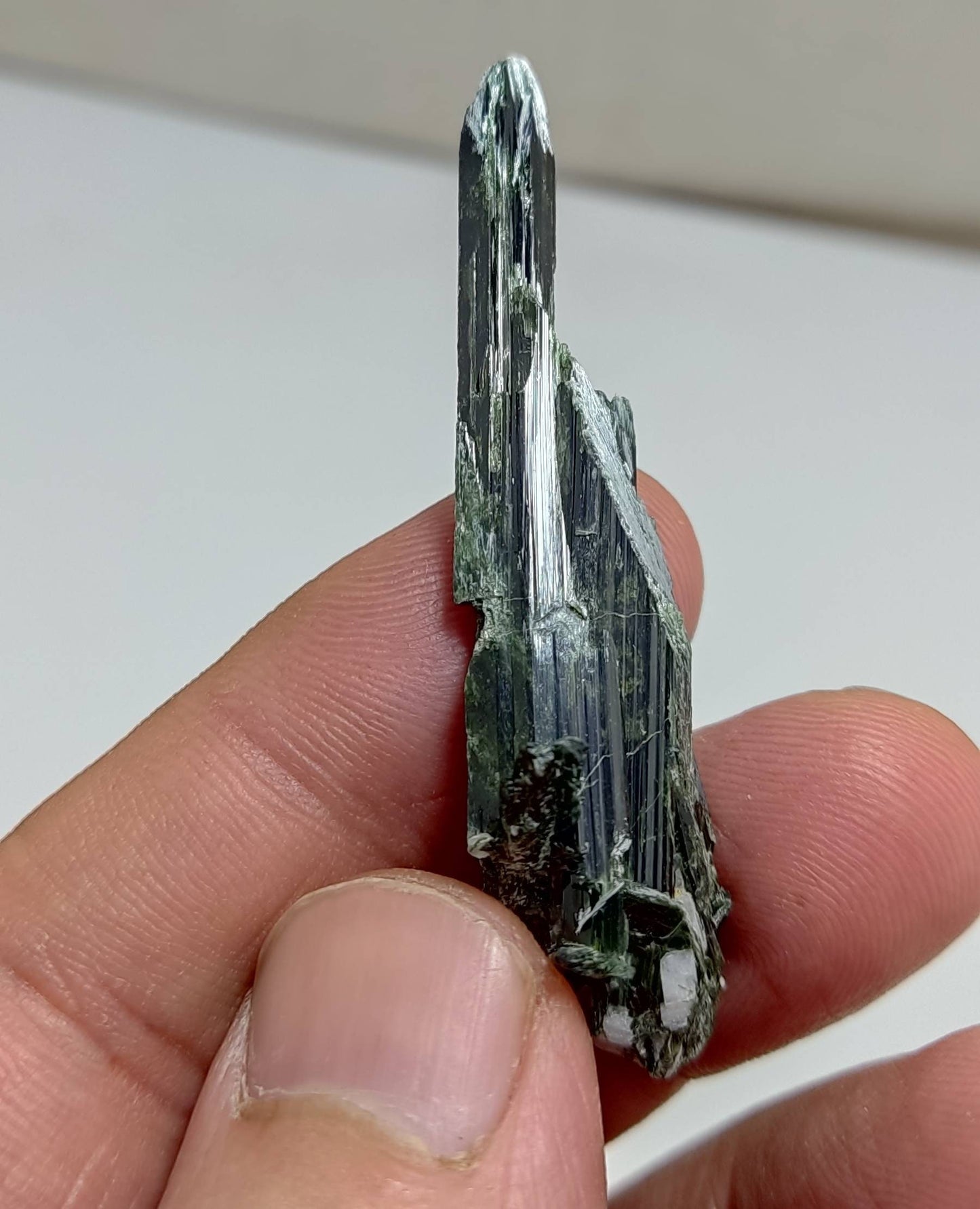 Single beautiful aesthetic aegirine crystals cluster specimen 8 grams