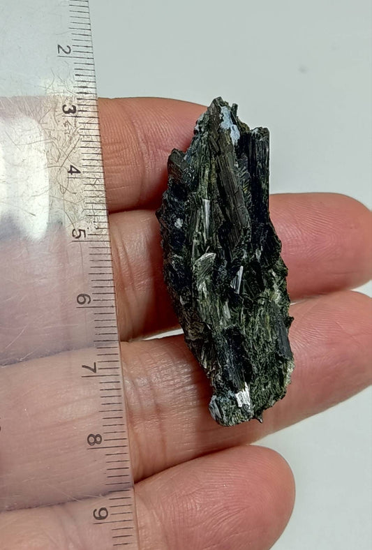 Single beautiful aesthetic aegirine crystals cluster specimen 16 grams