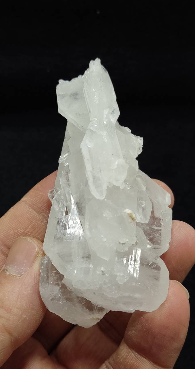 Single beautiful terminated Faden Quartz crystals cluster 91 grams