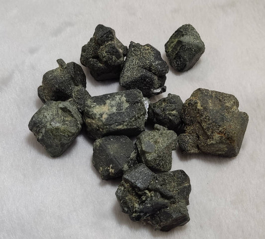 An Amazing lot of octahedral epidote crystals 281 grams