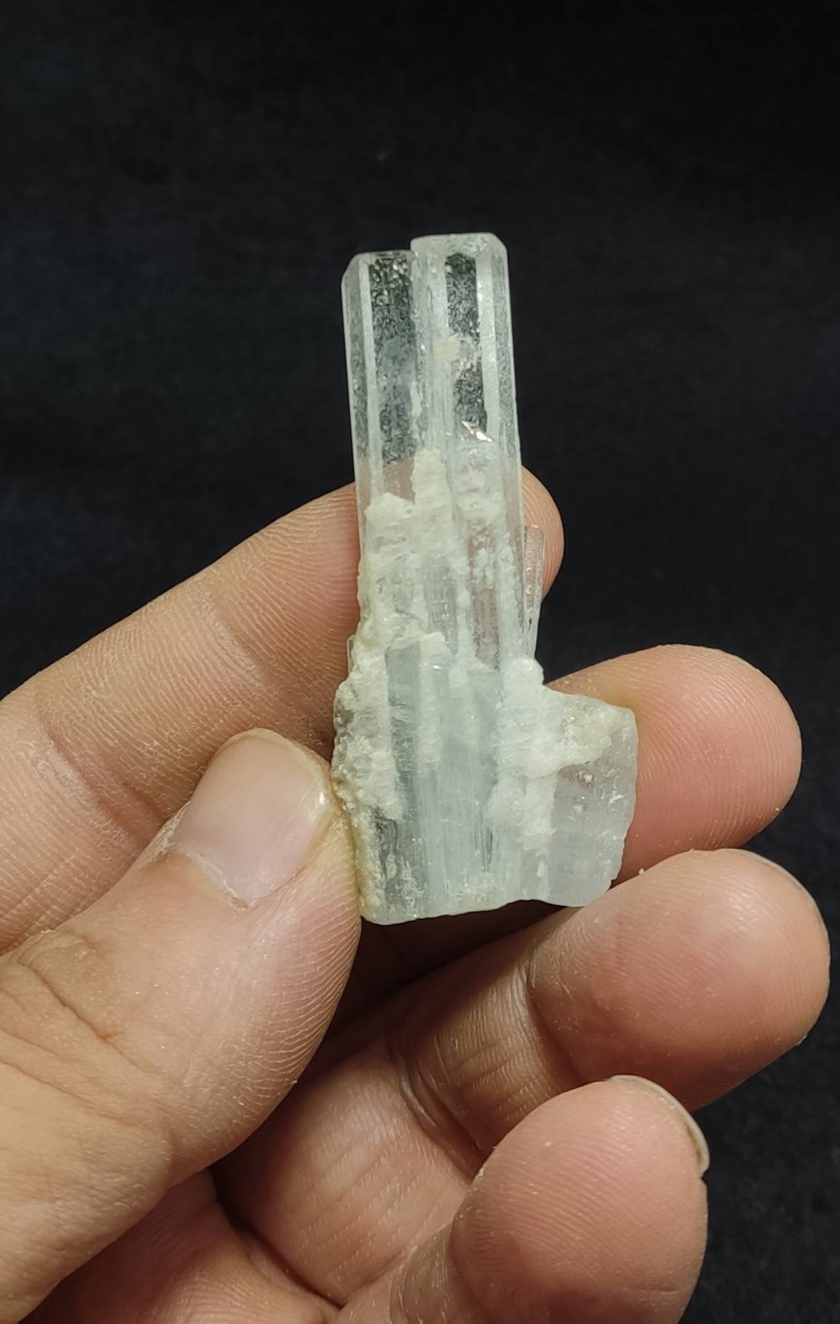 Terminated Aquamarine crystals cluster 19 grams