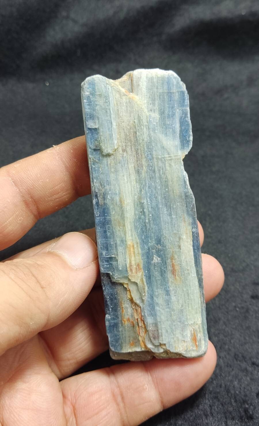 blue kyanite crystal 137 grams