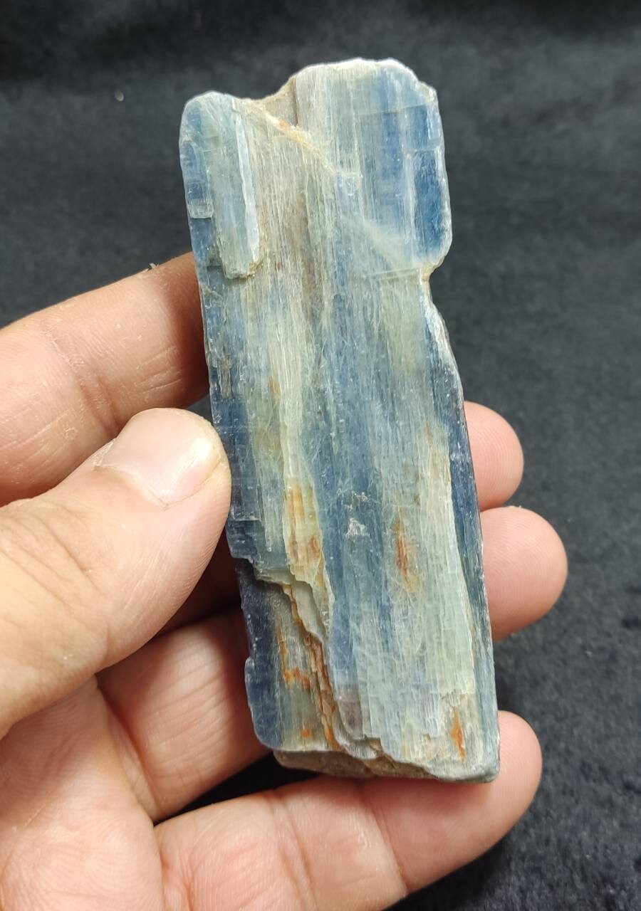 blue kyanite crystal 137 grams